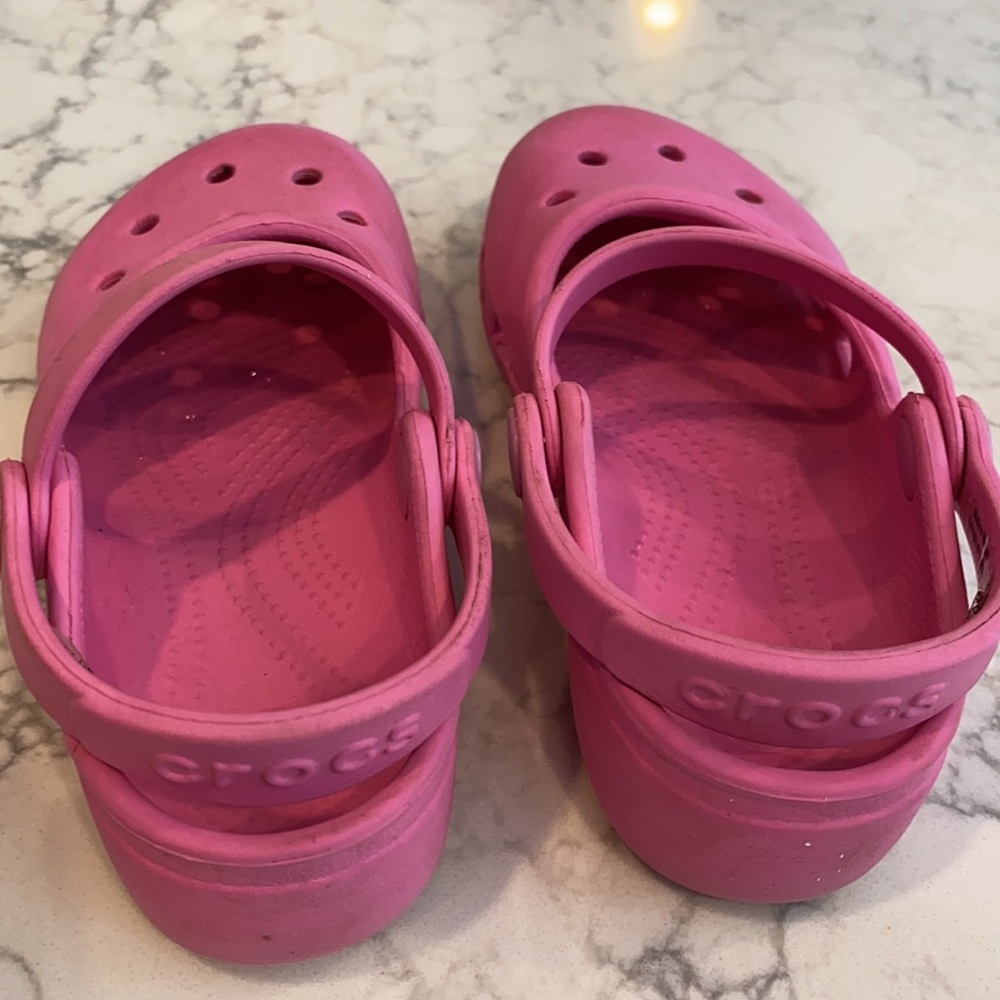 Crocs Girls Size 9 - Picture 3 of 8